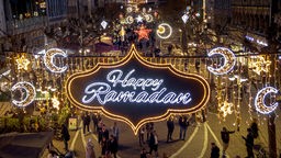 Happy Ramadan-Beleuchtung