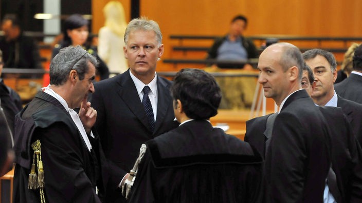 Harald Espenhahn mit seinen Rechtsanwälten