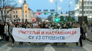 Protest prosvetnih radnika i studenata u Nišu