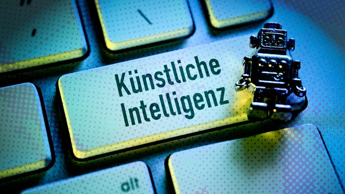 Figurica robota na tastaturi na čijem jednom dugmetu piše "Veštačka inteligencija"