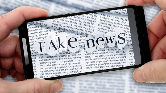 Fake News - od novinske patke do umjetne inteligencije