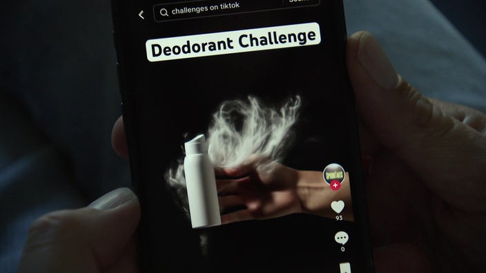 "Deodorant Challenge" na monitoru mobilnog telefona