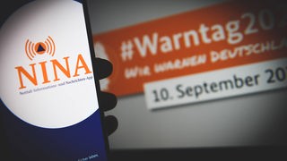 Nina Warn-App na jednom smartfonu