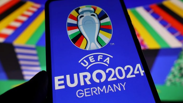 Logo UEFA Euro 2024 na ekranu Smartphona