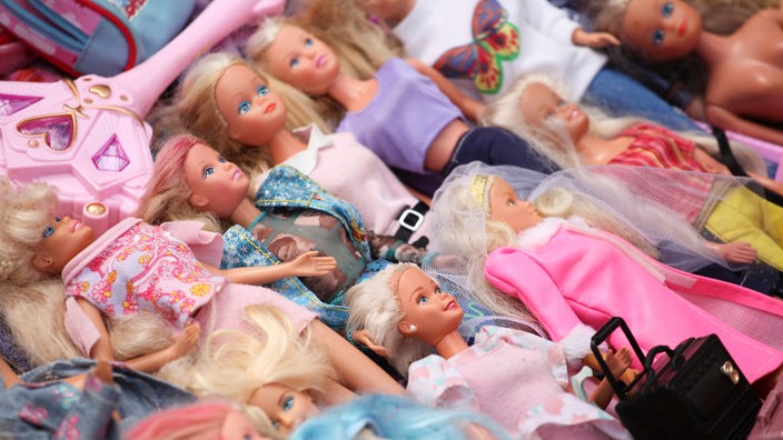 Više klasičnih Barbie lutaka