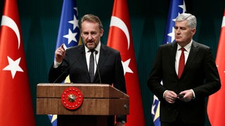 Zašto politički predstavnici dva naroda, Bakir Izetbegović i Dragan Čović, nisu u stanju iskoračiti iz napetosti koje koče i štete cijeloj zemlji 