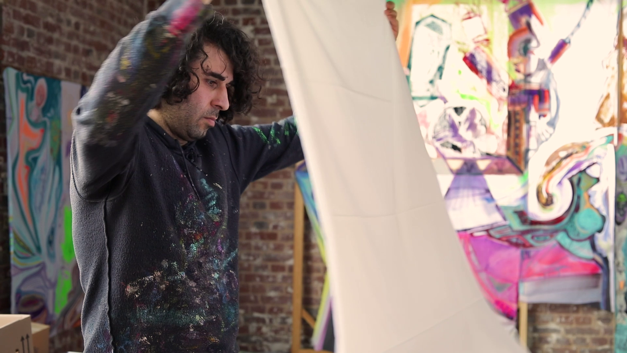 Hallo Almanya: Künstler Ugur Ulusoy malt seine Bilder auf Stoffe seiner Eltern