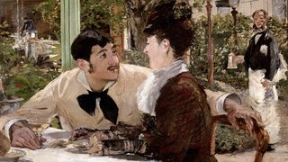 Gemälde "Im Pere Lathuille" von Edouard Manet (1879): Ein Paar sitzt gemeinsam an einem Tisch und schaut sich in die Augen, in Entfernung schaut ein Kellner zu ihnen.
