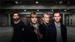 Tatort - Das interaktive Hörspiel. Lücken: Von l. n. r.: Erol Afşin (als Tarek), Stefanie Reinsperger (als Rosa Herzog), Anna Schudt (als Martina Bönisch), Rick Okon (als Jan Pawlak).