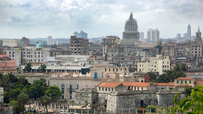 Blick über die Altstadt Havannas mit dem Capitol