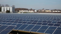 Der Solarpark Oberlar der Stadtwerke Troisdorf ist die derzeit größte Freiflächen Photovoltaikanlage in NRW 