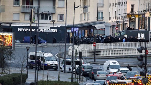 Polizei in Paris fahndet nach Tätern