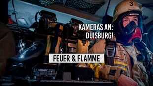 Feuerwehrmann mit Atemschutzmaske in Rettungswagen