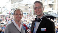 Schauspieler und Musiker Olli Dittrich mit WDR 2 Moderator Uwe Schulz