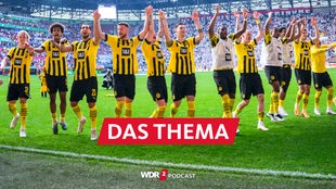 Die Spieler von Borussia Dortmund jubeln nach dem Spiel gegen Augsburg