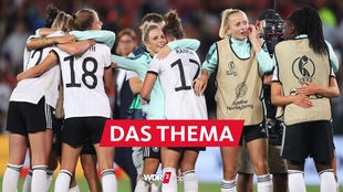 Spielerinnen der deutschen Nationalmannschaft feiern ihren Sieg im Viertelfinale