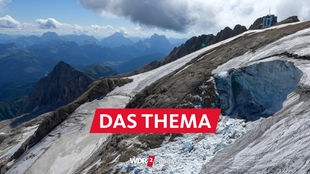 05.07.2022, Italien, Canazei: Blick auf den Punta-Rocca-Gletscher in den italienischen Alpen. Nach dem massiven Gletscherbruch und einer Lawine geht in den Dolomiten die Suche nach weiteren Toten unter erschwerten Bedingungen weiter.