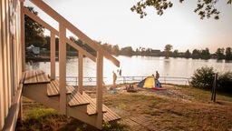 Camping in NRW: Hütte mit Strandzugang im Seepark Ternsche