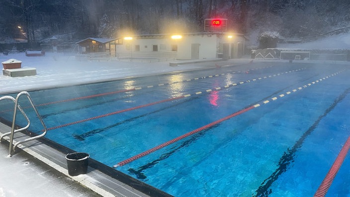 Freibad des SV Neuenhof Wuppertal im Winter