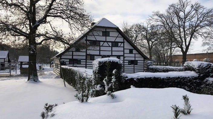 Freilichtmuseum Grefrath: Historisches Wohnhaus im Schnee