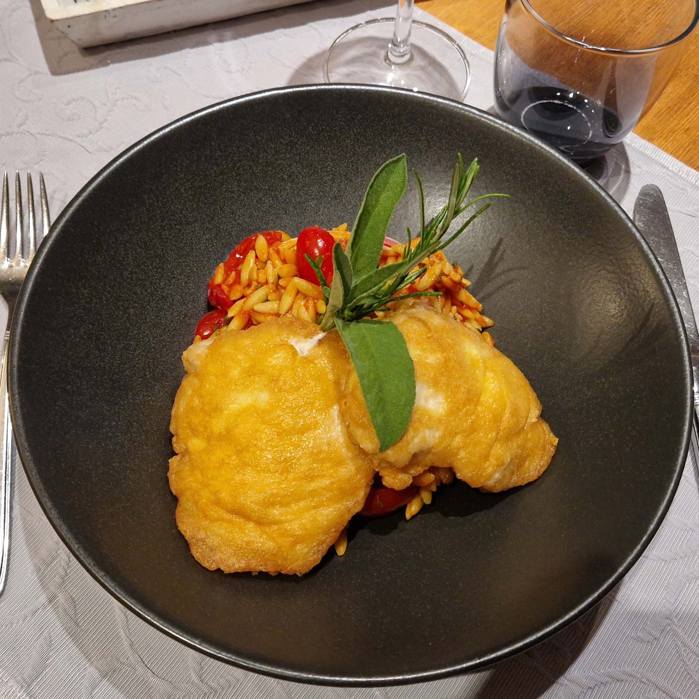 Mediterranes Nudelragout mit Piccata vom Huhn