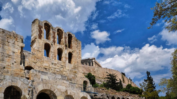 Odeon des Herodes Atticus am Fuß der Akropolis.