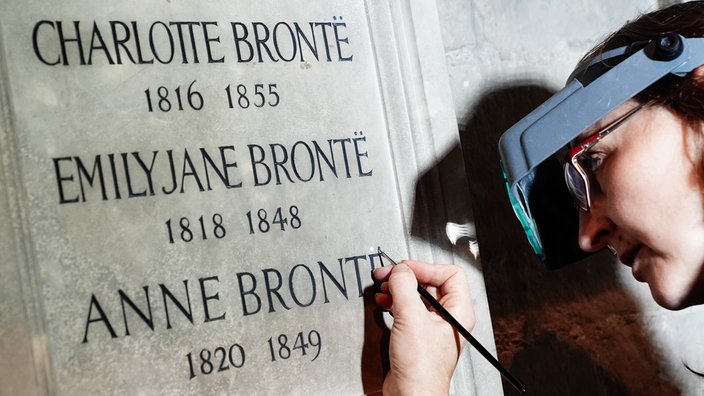 Brontë-Denkmal in der Westminster-Abbey.