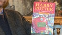 Buchcover "Harry Potter und der Stein der Weisen".