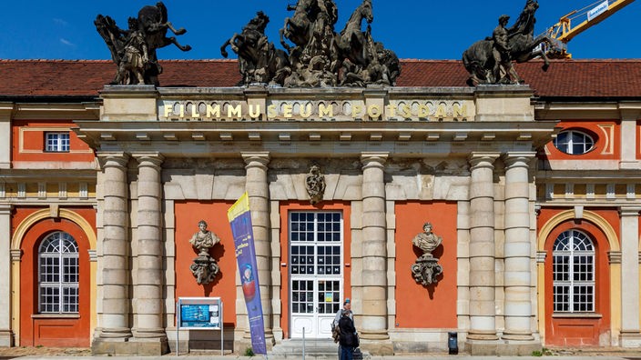 Die Außenansicht des Filmmuseums Potsdam. 
