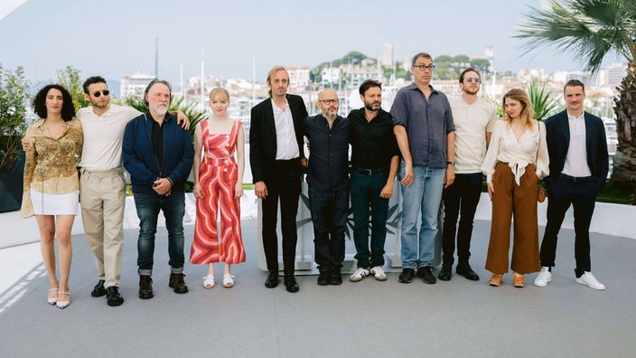 Team des Thrillers "In der Nacht des 12."; hier bei den 75. Filmfestspielen in Cannes