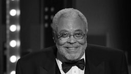 Der Schauspieler James Earl Jones ist im Alter von 93 Jahren gestorben.