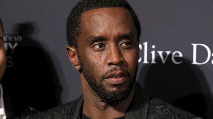 Archivaufnahme von 2020: Porträt von Sean „Diddy“ Combs vor der Pre-Grammy Gala And Salute To Industry Icons.