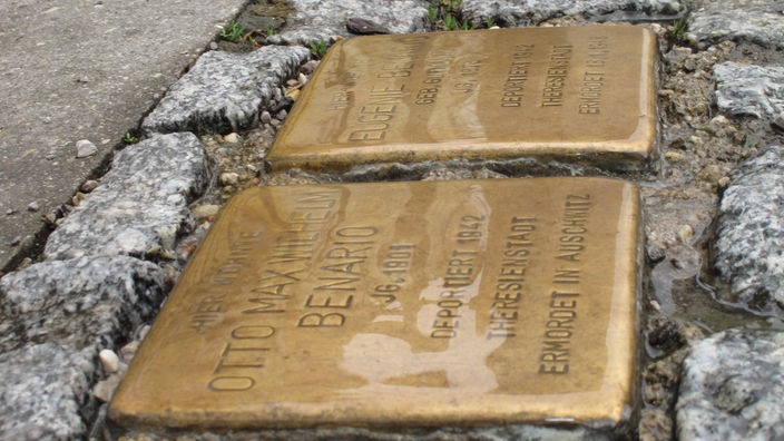 Zwei "Stolpersteine" mit dem Namen von deportierten Juden