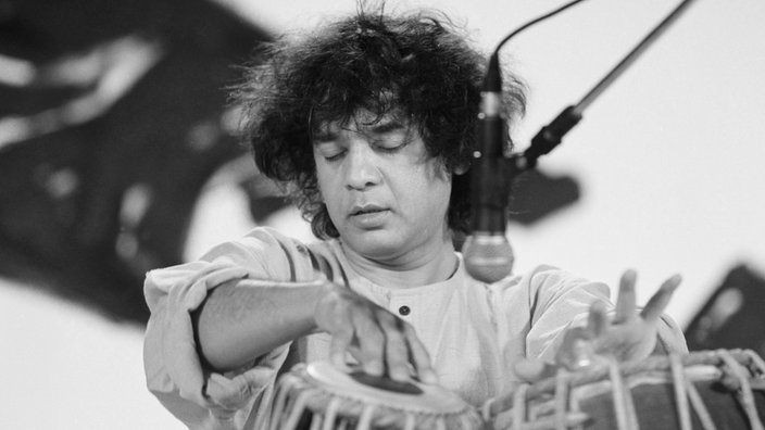 Der indischer Tablameister Zakir Hussain