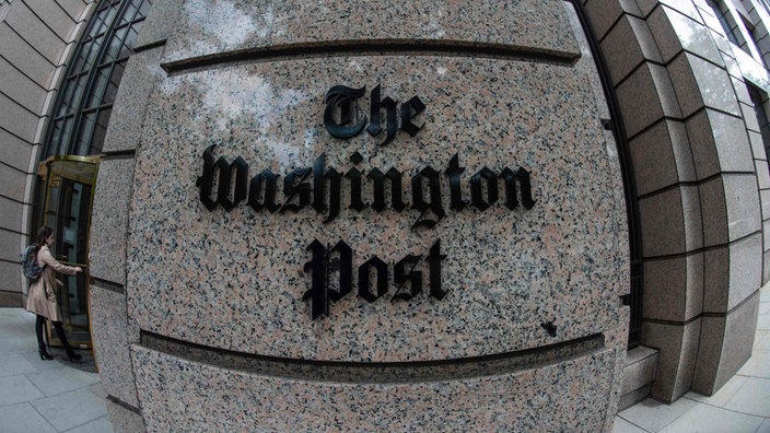 Gebäude des Haupsitzes der Washington Post mit der Aufschrift "The Washington Post"