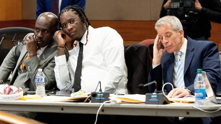 In Atlanta hat der Prozess gegen den Rapper Young Thug wegen mutmaßlicher Bandenkriminalität begonnen.