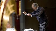 60 Jahre Musik der Zeit - 2000er: Dirigent Emilio Pomarico bei Orchesterproben 2008