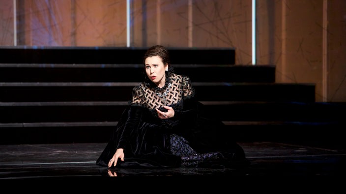 Jennifer O'Loughlin als Maria Stuarda in Donizettis gleichnamiger Oper