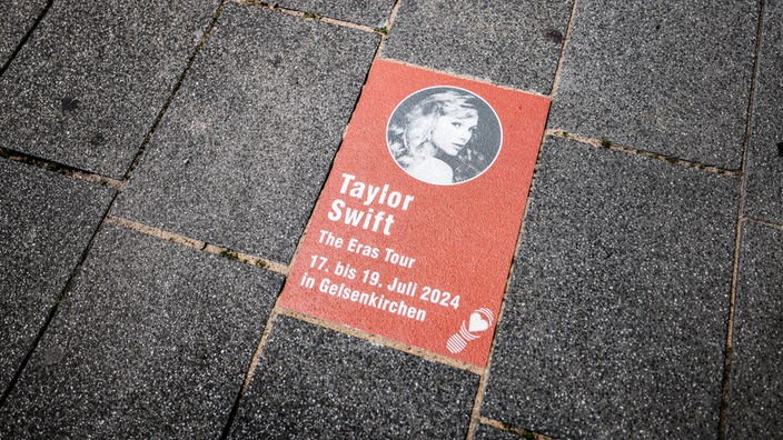 Der enthüllte Stein von Taylor Swift auf dem "Walk of Fame" in Gelsenkirchen.
