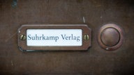 Klingelschild der Suhrkamp Villa.