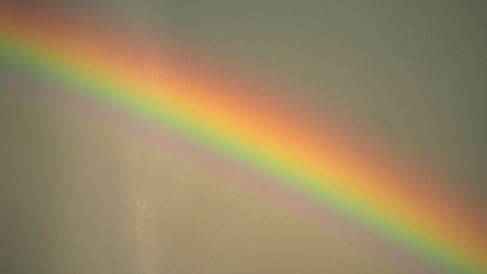Ein Regenbogen am Himmel