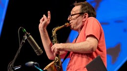 Der Saxofonist John Zorn am 17.05.2013 auf dem Moers Festvial