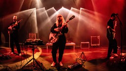 Die schwedische Band Dina Ögon gibt ein Live-Konzert in Kopenhagen, am 28. Oktober 2023.