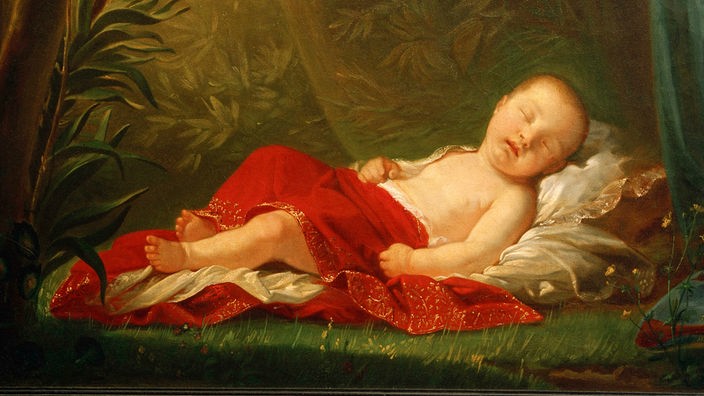 Öl-Gemälde eines schlafenden Kindes unter einem roten Tuch zwischen großen Pflanzen.