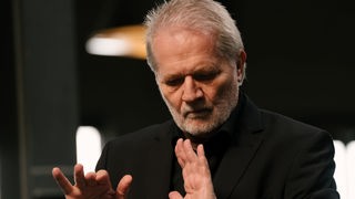 Der Dirigent und Komponist Peter Eötvös