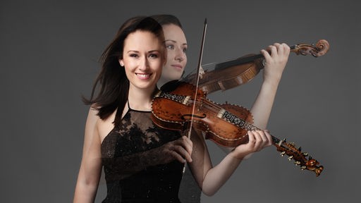 Ragnhild Hemsing mit Hardanger Fiddle und Geige