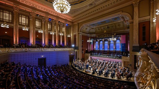 Die Tschechische Philharmonie spielt im Prager Gemeindehaus
