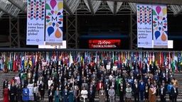 Mitglieder von über 160 Ländern posieren für ein gemeinsames Foto auf der Unesco World Conference. 