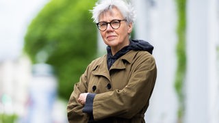 Porträt der deutschen Übersetzerin und Schriftstellerin Esther Kinsky 2021