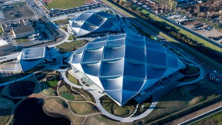 Googles neuer Bay View Campus mit Solarpanels auf dem Dach